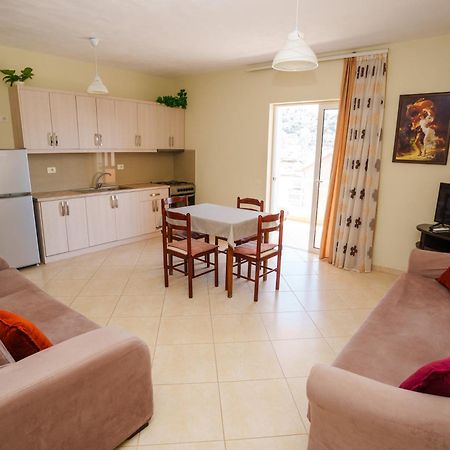 Sarah'S Apartments - 5 Min Walk To Beaches & Boulevard - Big Balcony! Sarandë 外观 照片