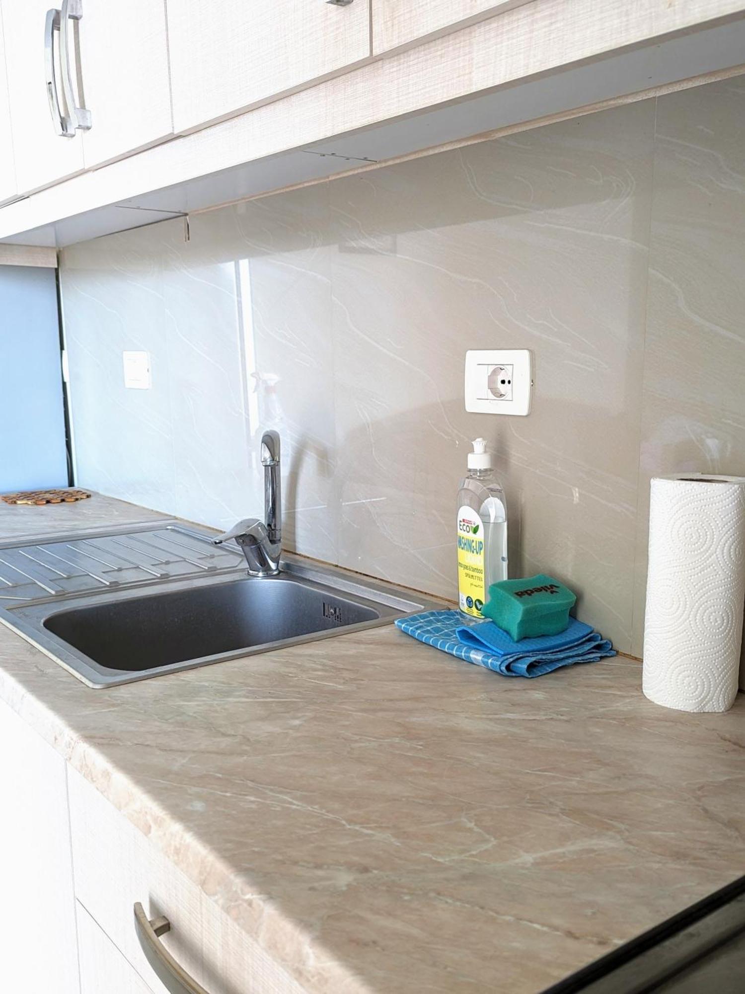 Sarah'S Apartments - 5 Min Walk To Beaches & Boulevard - Big Balcony! Sarandë 外观 照片