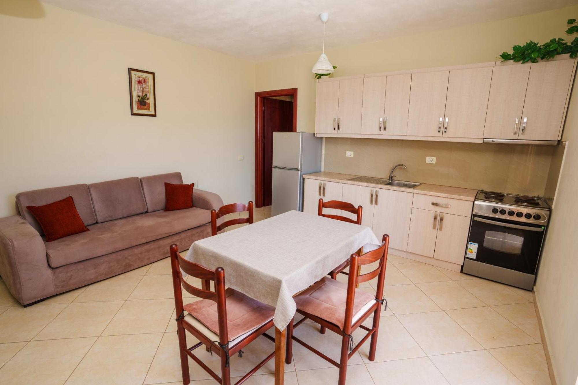 Sarah'S Apartments - 5 Min Walk To Beaches & Boulevard - Big Balcony! Sarandë 外观 照片