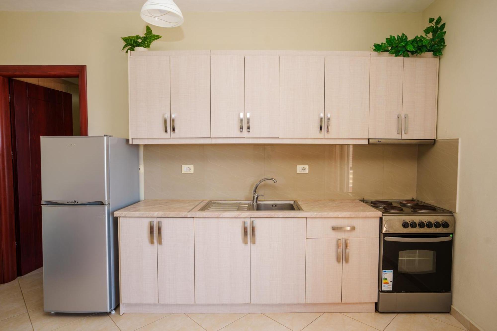 Sarah'S Apartments - 5 Min Walk To Beaches & Boulevard - Big Balcony! Sarandë 外观 照片